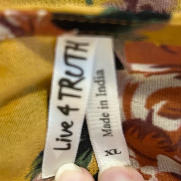 LIVE 4 TRUTH Sheer Floral Kimono Top - Picture 3 of 5